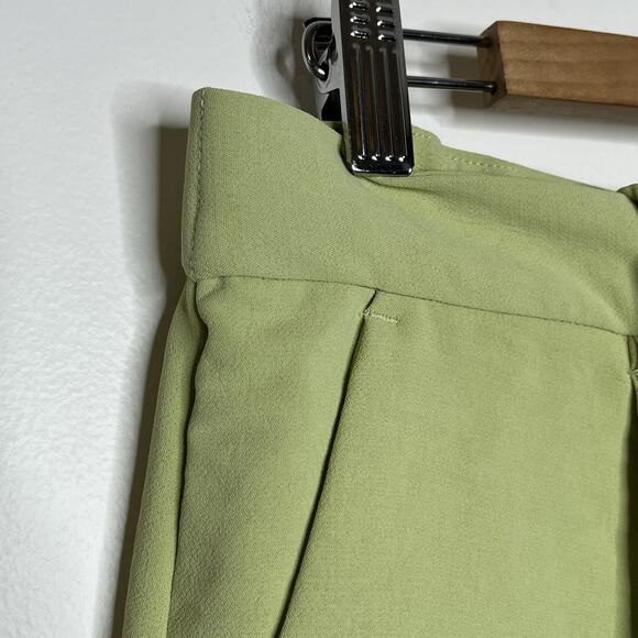 Abercrombie & Fitch Pleated High Rise Shorts Green Womens M Minimalist Preppy - Picture 2 of 6